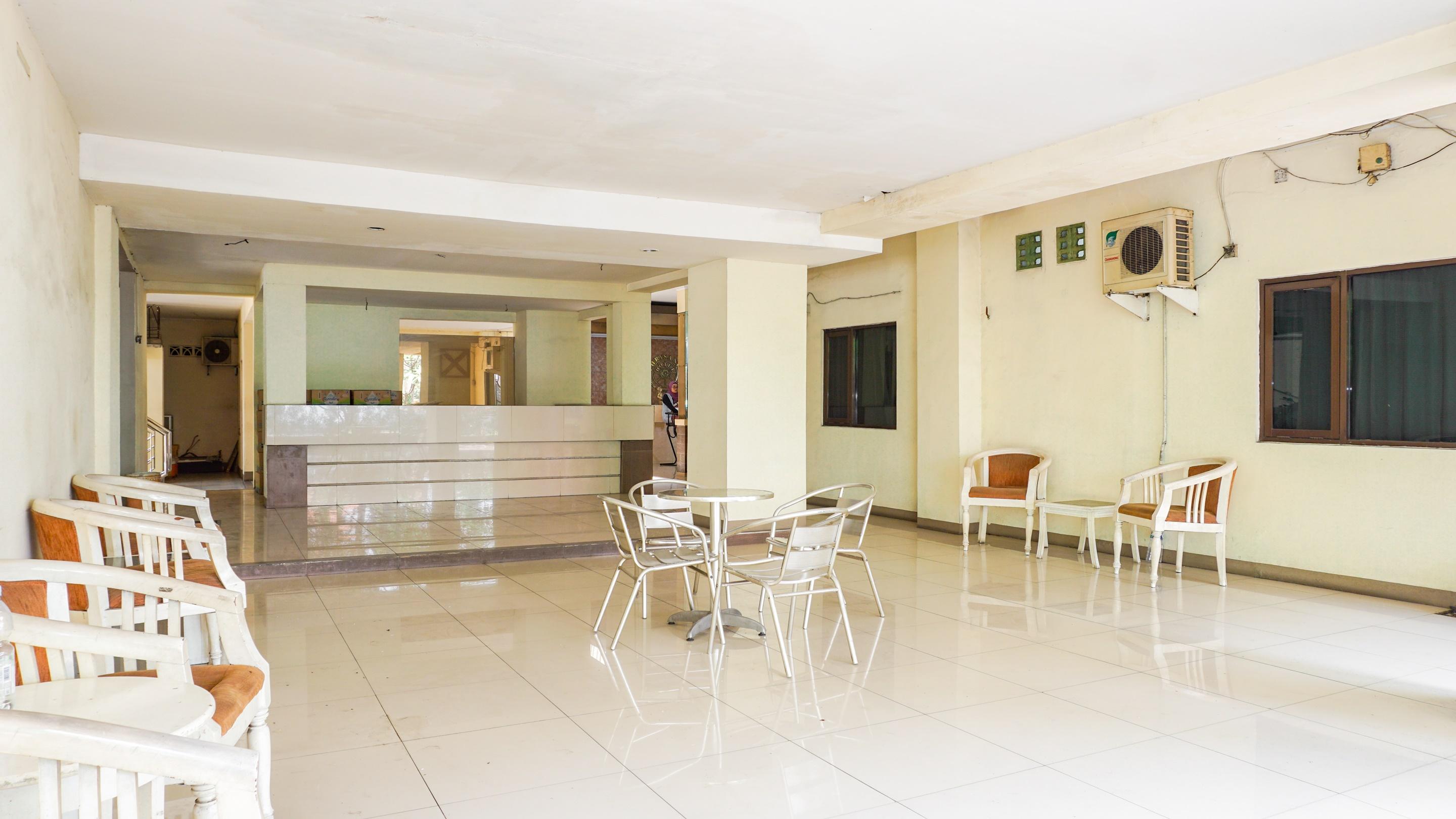 Oyo 2085 Chrysanta Hotel Bandung Exteriör bild