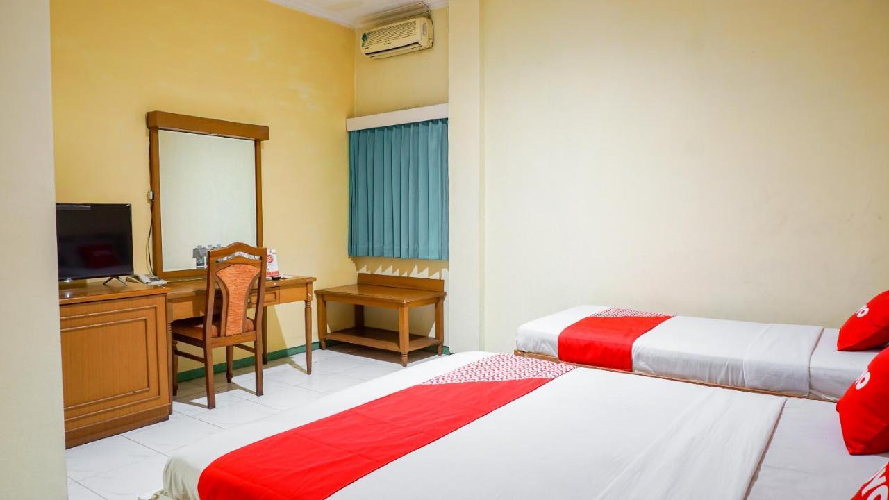 Oyo 2085 Chrysanta Hotel Bandung Exteriör bild
